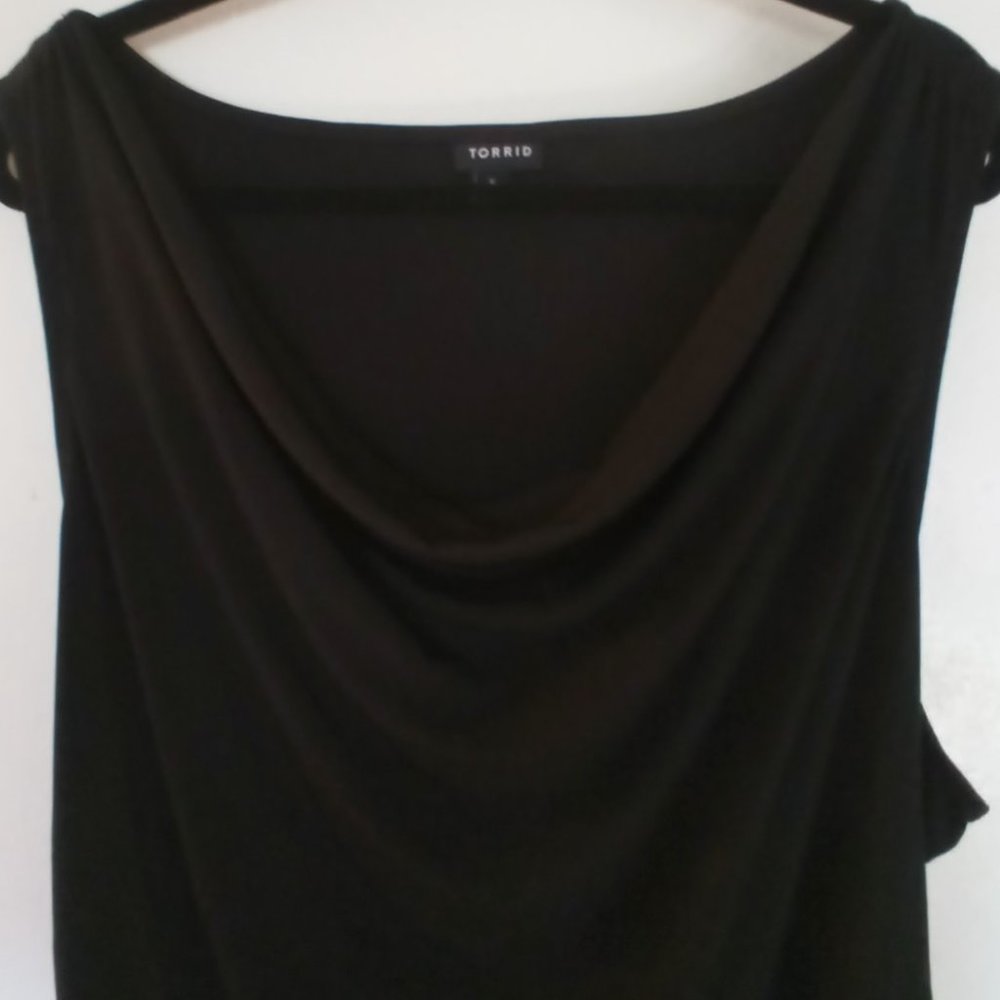Torrid sleeveless tunic, size 5!